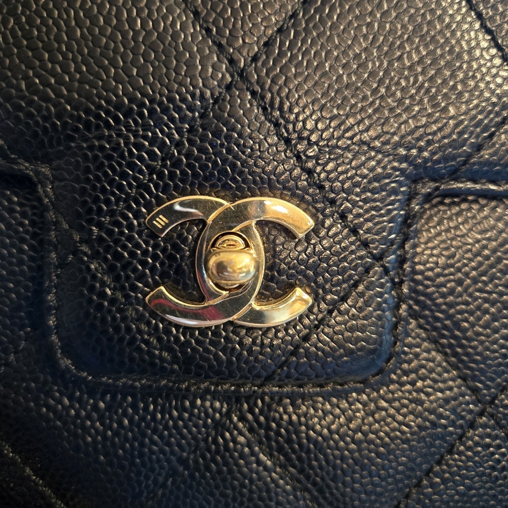 🔥 Chanel Black Quilted Caviar Shoulder Bag 🔥 - Picture 12 of 17